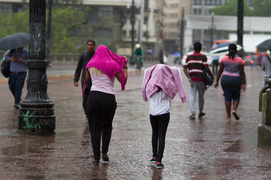 Com frente fria, temperatura em São Paulo pode atingir mínima de 7ºC na terça