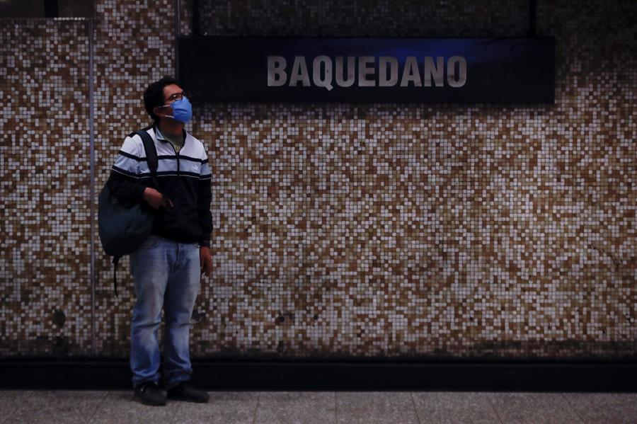 Chile retoma uso de máscara em escolas após surto de vírus respiratório