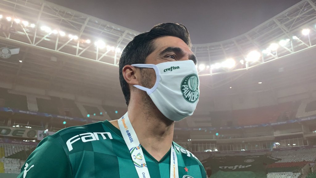 Abel Ferreira revela ‘segredo’ para o Palmeiras se manter no topo após tríplice coroa 