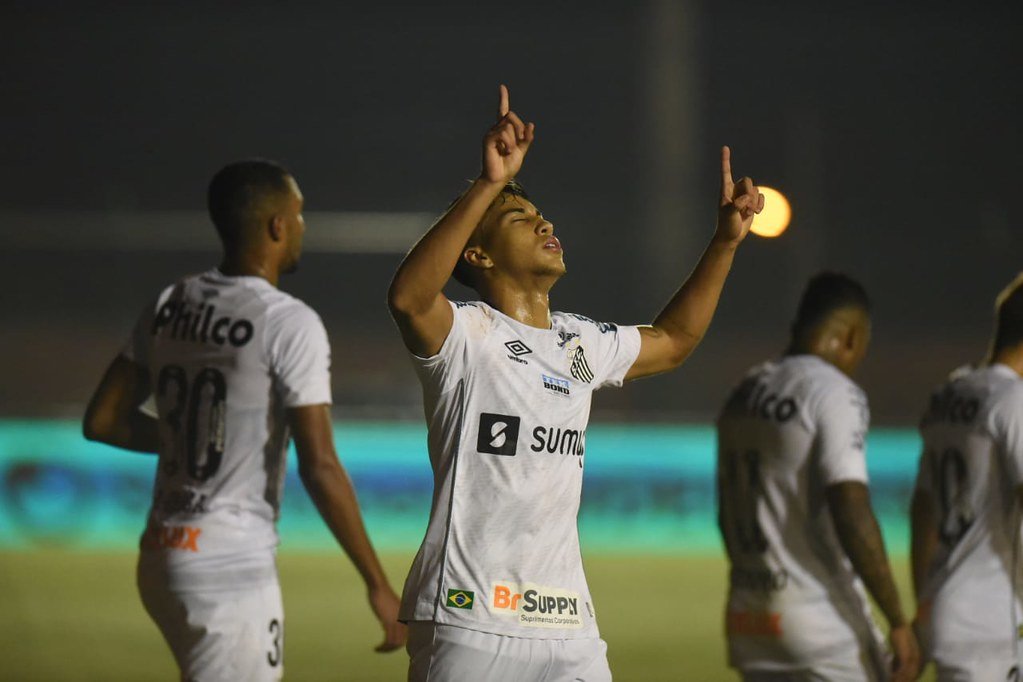 Santos derrota o Cianorte por 2 a 0 e abre vantagem na Copa do Brasil