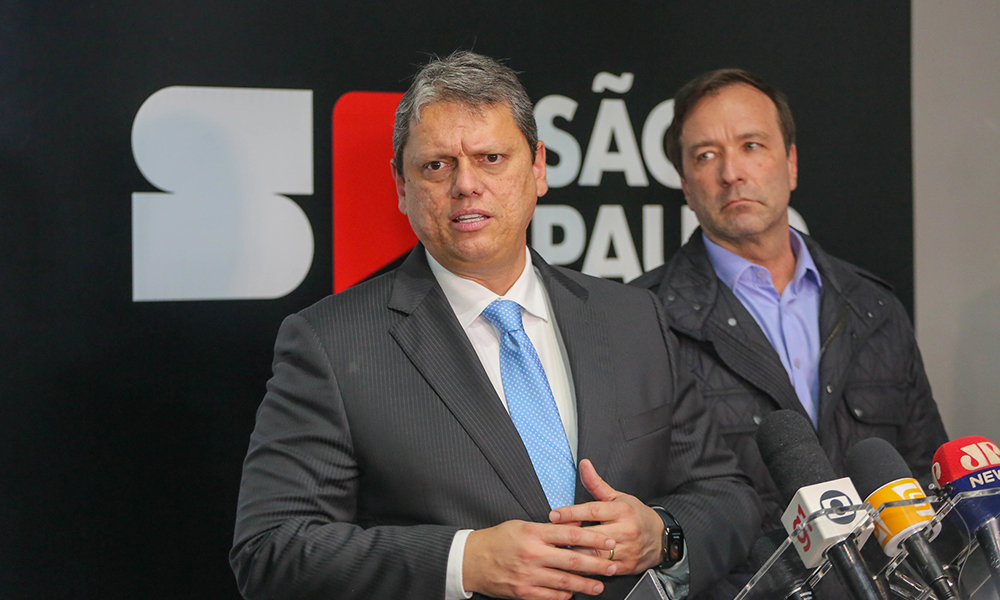 Por privatização da Sabesp, Tarcísio recebe parlamentares de oposição