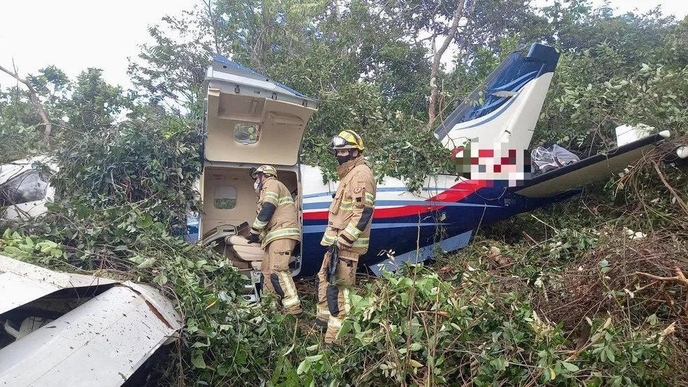 Avião de pequeno porte cai em fazenda de ex-piloto Nelson Piquet no Distrito Federal