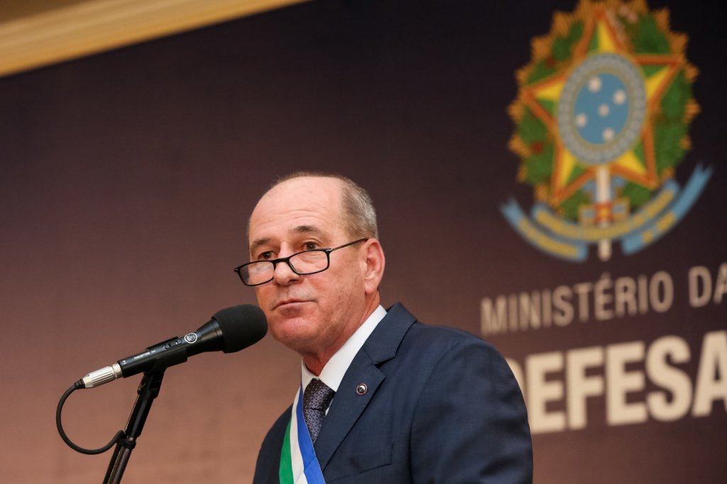 Ministro da Defesa é demitido por Bolsonaro; Braga Netto deve assumir