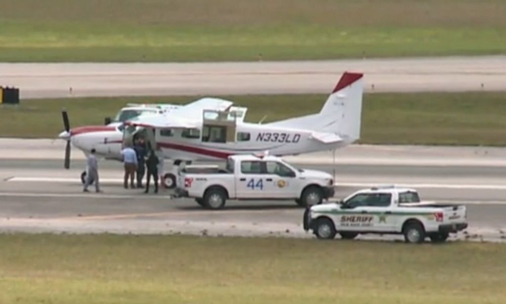 Passageiro sem experiência faz pouso de emergência na Flórida após piloto ficar inconsciente