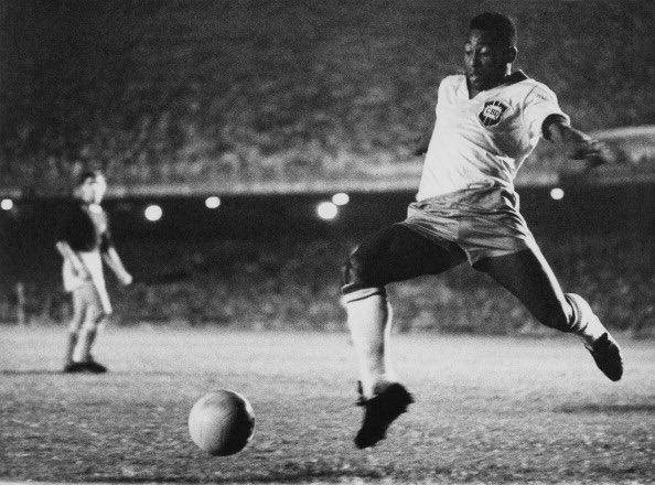 Pelé celebra 65 anos da estreia pela seleção: ‘Emoção que jamais esquecerei’