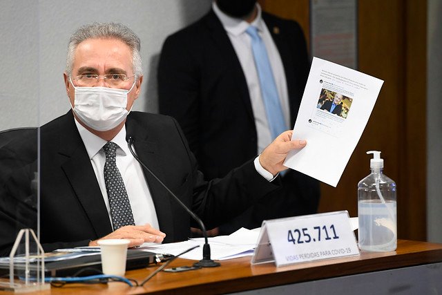 ‘CPI revelou que a aquisição de imunizantes não foi prioridade’, diz Renan; veja como foi a leitura do relatório