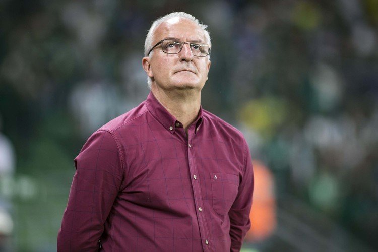 Dorival Júnior nega conversa com diretoria do Botafogo