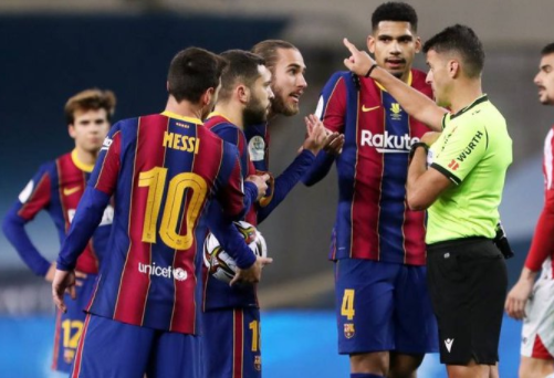 Messi é suspenso por dois jogos após cartão vermelho na Supercopa da Espanha