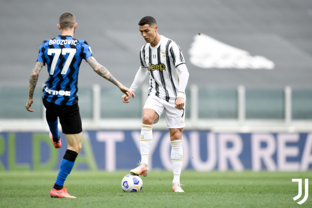 Com gol de CR7, Juventus vence a Inter de Milão e segue na briga por vaga na Champions