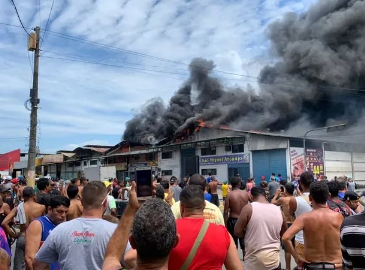 Incêndio no Ceasa do Rio de Janeiro causa tumulto e lojas são saqueadas; veja vídeos