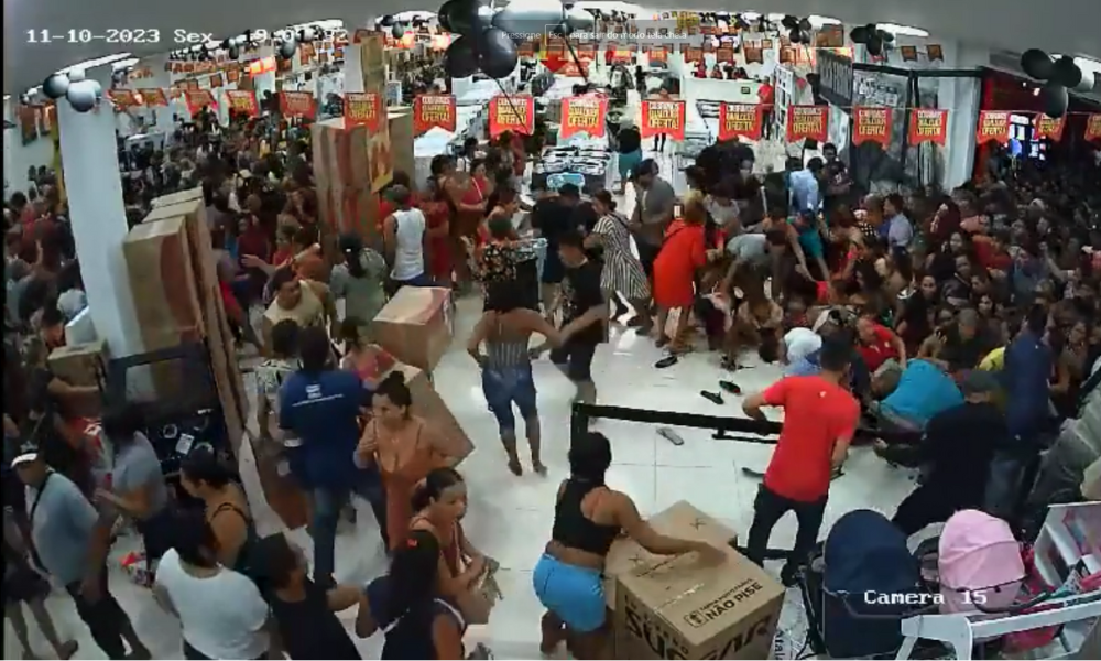 Tumulto durante ação de Black Friday provoca confusão e deixa 16 feridos em Macapá; veja vídeos