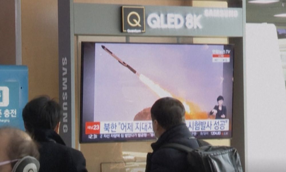 Coreia do Norte dispara mísseis de cruzeiro após teste dos EUA