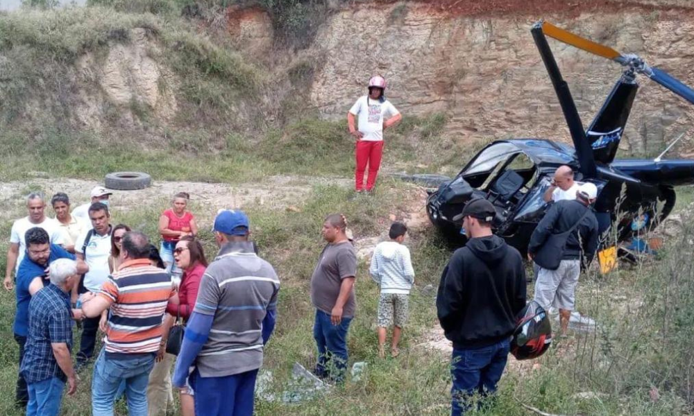 Helicóptero que levava deputado federal a comício cai na Bahia