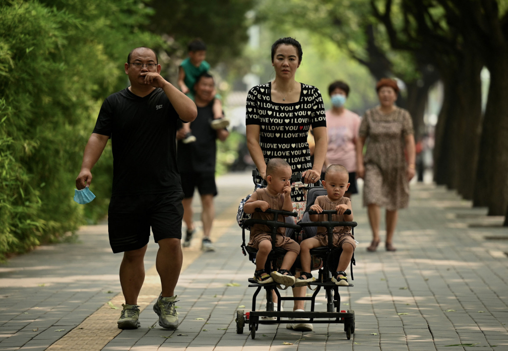 China oferece benefícios para pessoas terem saúde reprodutiva e reverta a situação