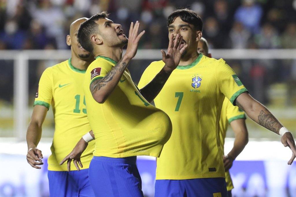 Brasil fecha as Eliminatórias com goleada contra a Bolívia e melhor campanha da história
