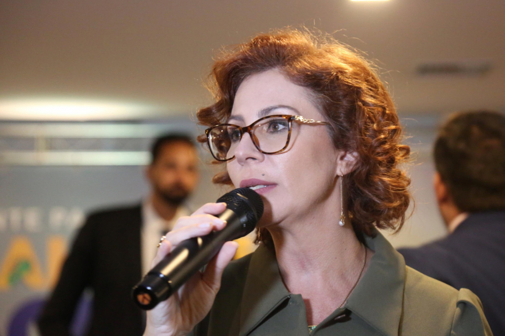 Carla Zambelli defende instalação da CPI das Pesquisas e critica institutos: ‘Foi muito discrepante’