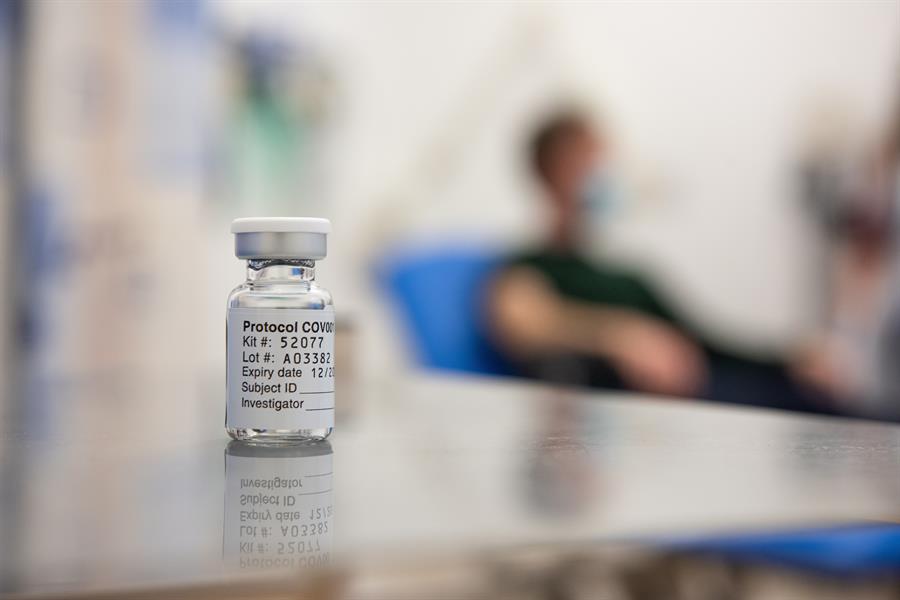Vacina de Oxford contra Covid-19 apresenta eficácia de 82% após 2ª dose, diz estudo