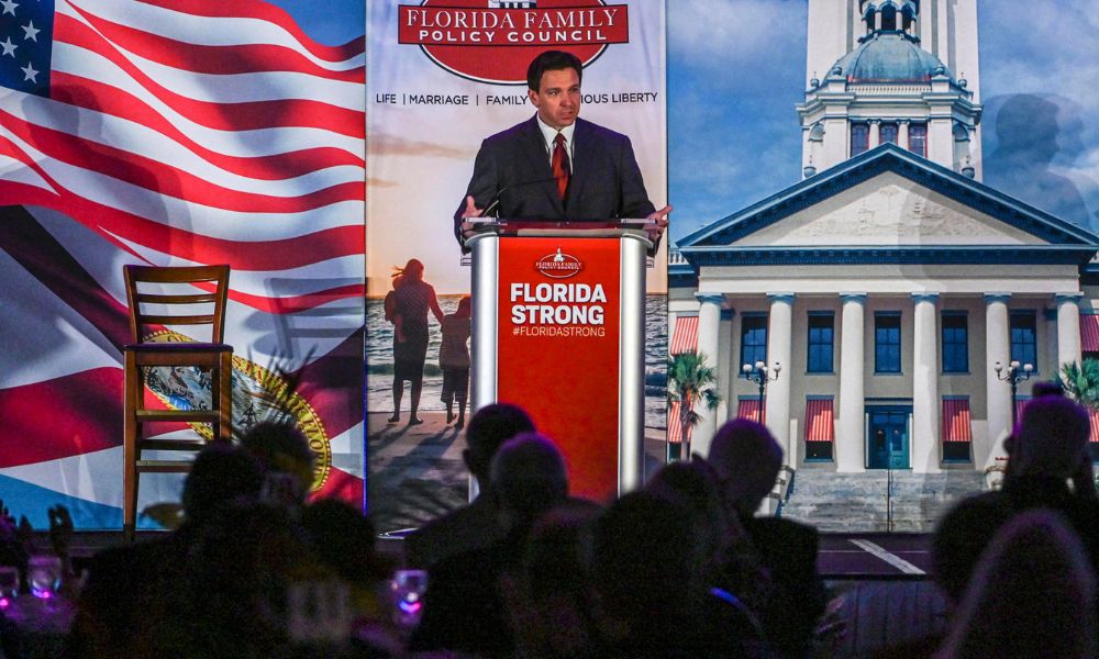 Ron DeSantis promete liderar ‘grande retorno americano’ durante anúncio de candidatura à presidência dos EUA