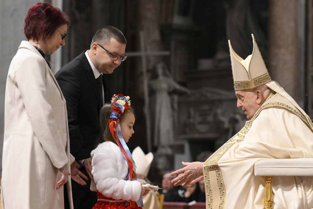 Papa lamenta por crianças vítimas das guerras durante abertura do Jubileu 2025