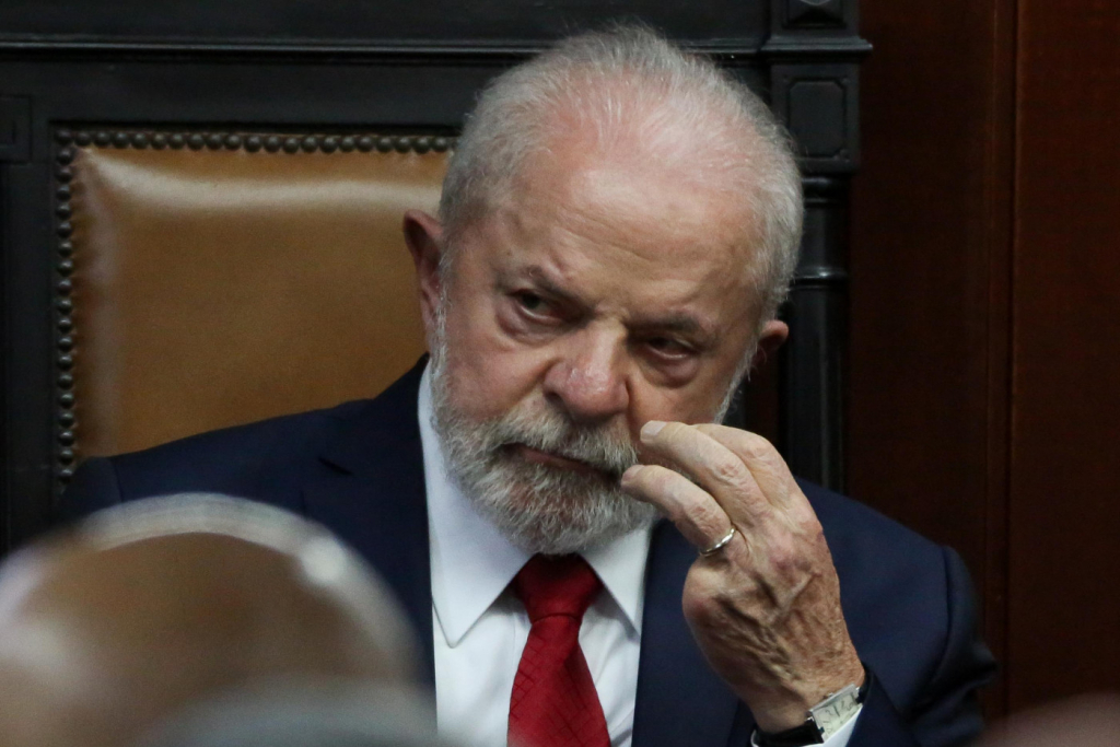 Início da gestão Lula é marcado por crise na comunicação e falas polêmicas; oposição capitaliza deslizes