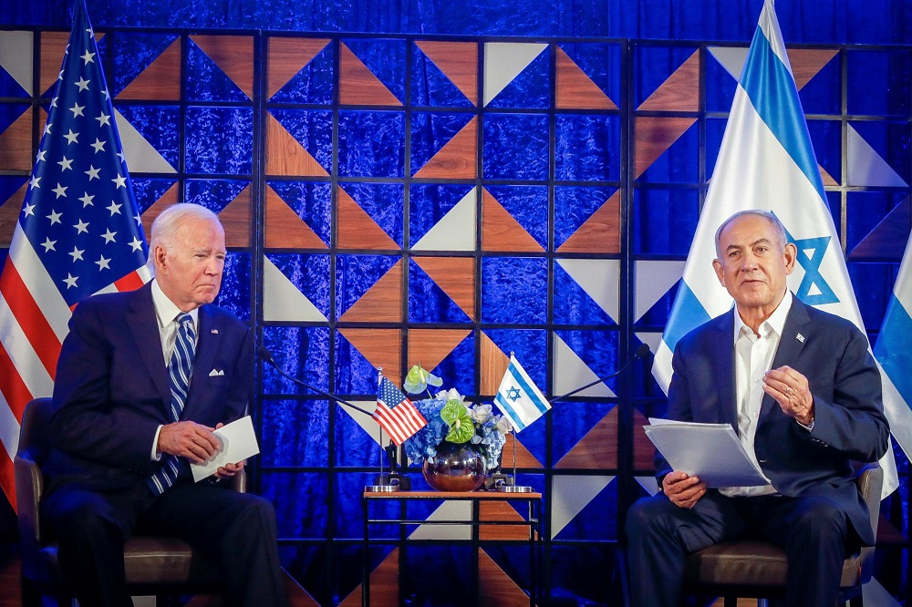 Biden diz a Netanyahu que explosão em hospital em Gaza ‘parece ter sido causada pelo outro lado’