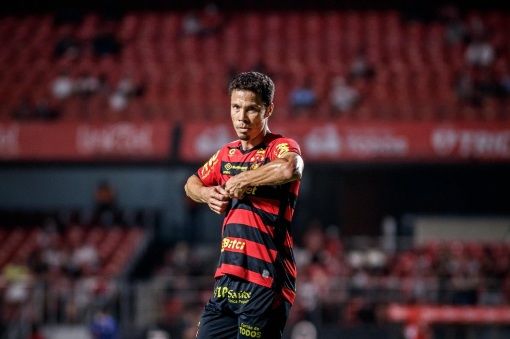 Hernanes lamenta queda do Sport para a Série B: ‘Sentimento de tristeza misturado com vergonha’