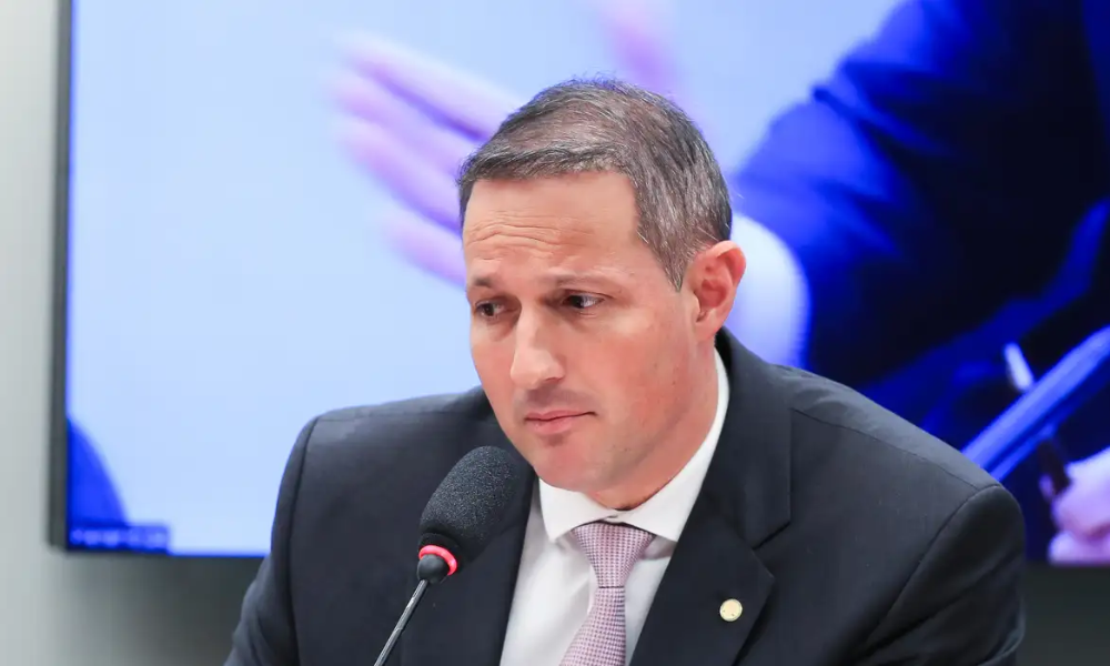 Derrite é ventilado como vice em possível chapa com Flávio Bolsonaro