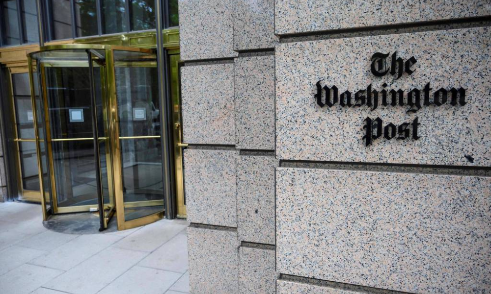 FBI realiza buscas na casa de repórter do Washington Post que cobre governo Trump