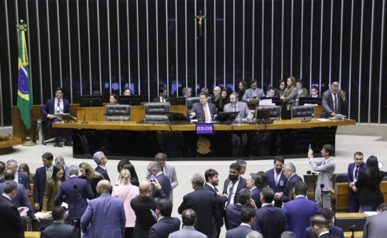 Gás do Povo, CNH e saque aniversário: Congresso tem 24 MPs de Lula pra votar