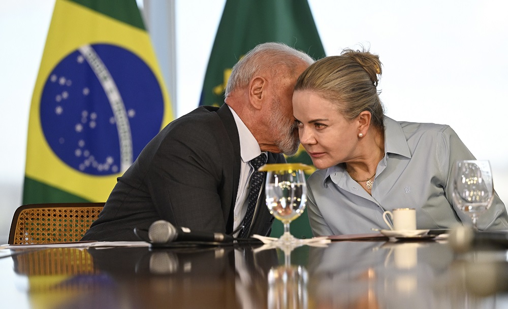 Gleisi confirma que Lula se reuniu com Vorcaro: ‘É inerente ao cargo’