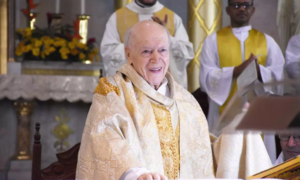 Padre de 103 anos morre durante oração em igreja do Rio de Janeiro