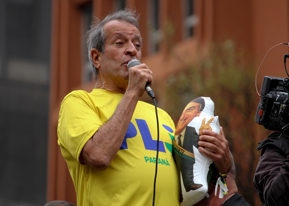 Candidatura de Flávio Bolsonaro ao Planalto é ‘irreversível’, diz Valdemar