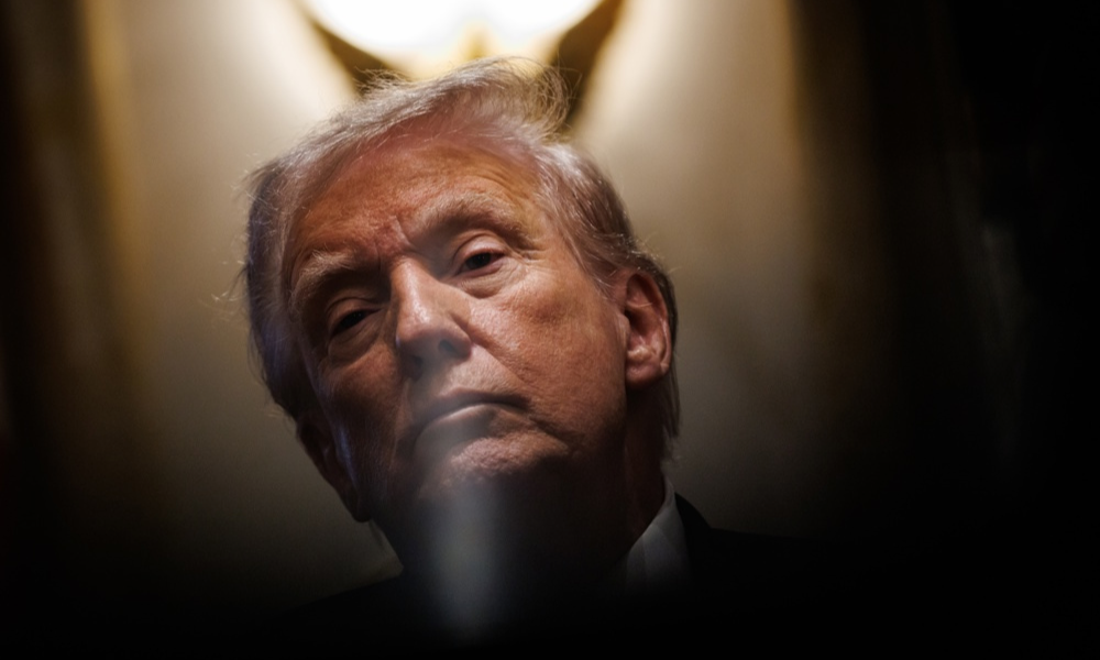 Trump chama mulher morta pelo ICE em Minnesota de ‘agitadora profissional’