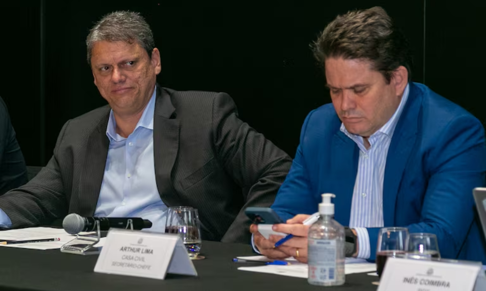 Tarcísio troca comando da Casa Civil no dia previsto para visita a Bolsonaro