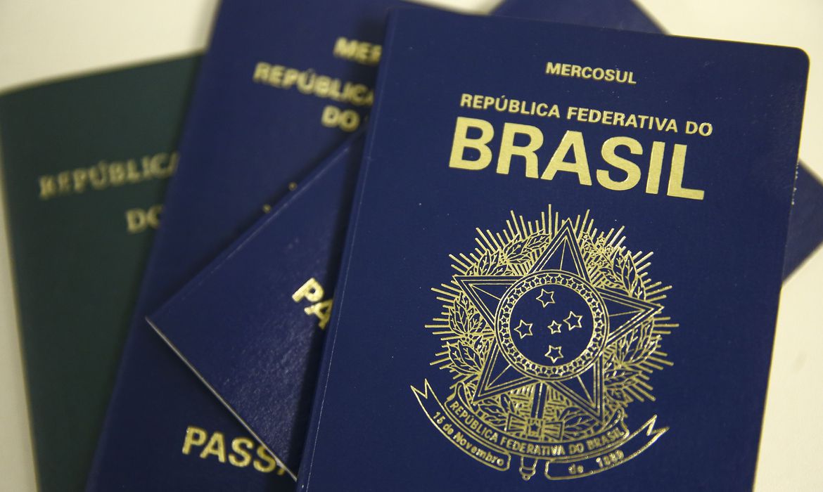 Suspensão da emissão de vistos de imigrante dos EUA para o Brasil e 74 países entra em vigor