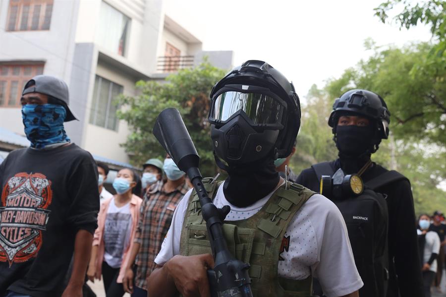 Partido militar reivindica vitória esmagadora nas eleições de Mianmar