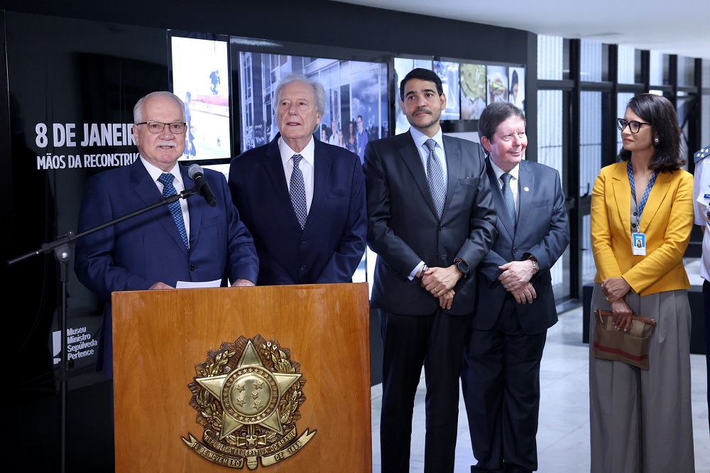 Fachin enaltece Moraes em discurso sobre o 8 de Janeiro: ‘Firme’