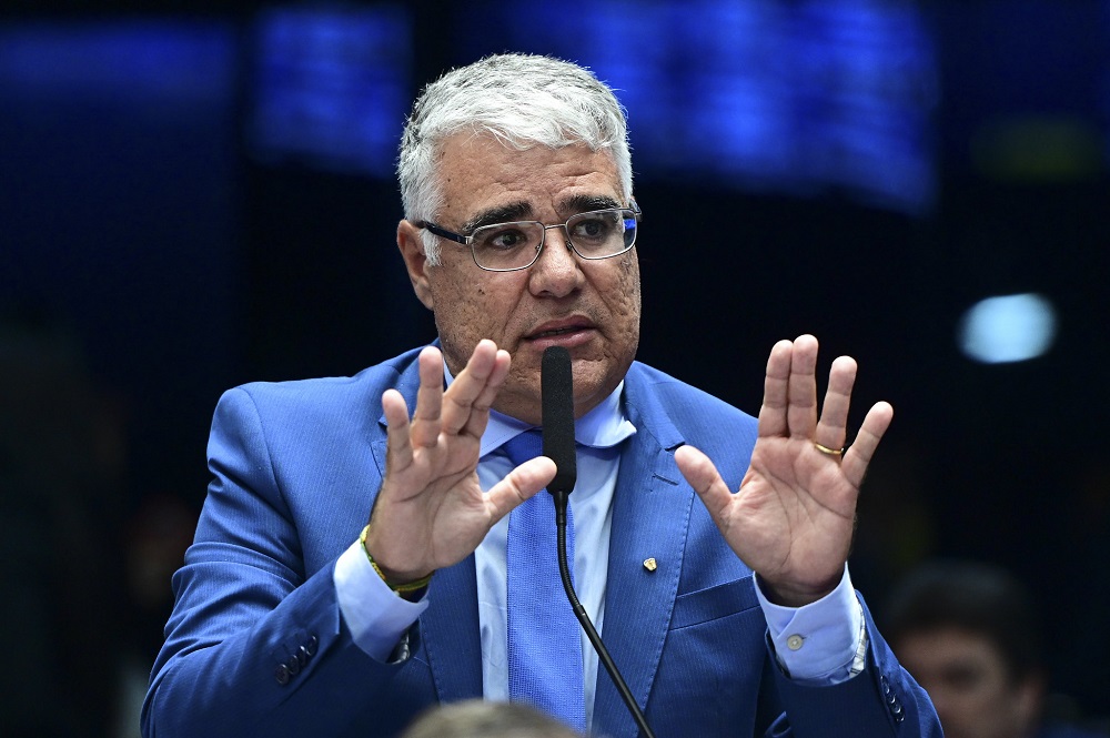 Girão vai aos EUA e se reunirá com OEA para falar sobre prisão de Bolsonaro