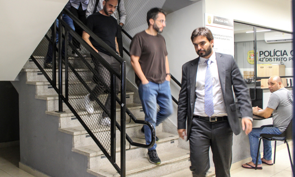 Polícia indicia sócios da academia onde professora passou mal e morreu