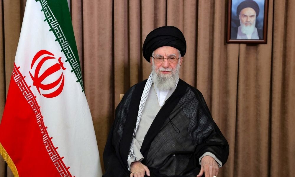 Ali Khamenei está vivo, diz ministro das Relações Exteriores do Irã