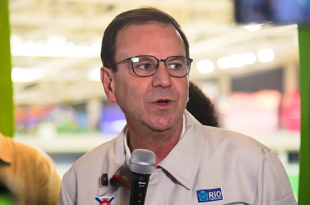 Presidente do MDB vai ao Rio para selar apoio do partido a Eduardo Paes