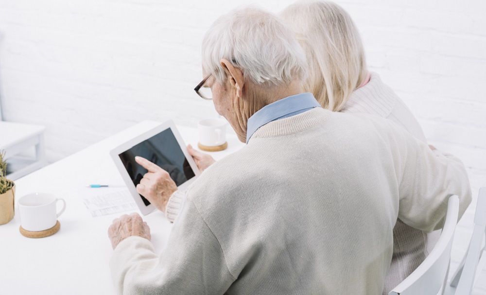 Análise da legislação sobre até que idade o idoso é obrigado a votar nas eleições