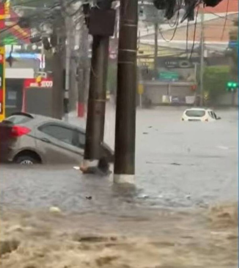 Mulher morre após ser arrastada por enxurrada na zona norte de SP