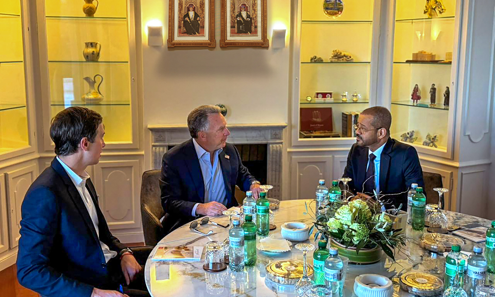 Irã e EUA retomam negociações em Genebra sob ameaça de escalada militar