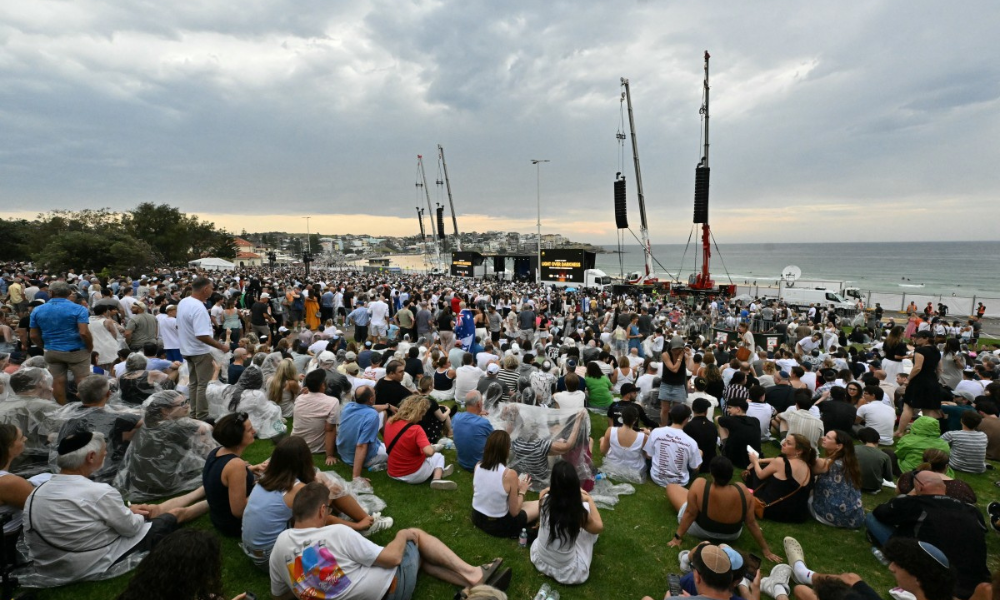 Suspeito de tiroteio em festival judaico na Austrália comparece pela primeira vez ao tribunal