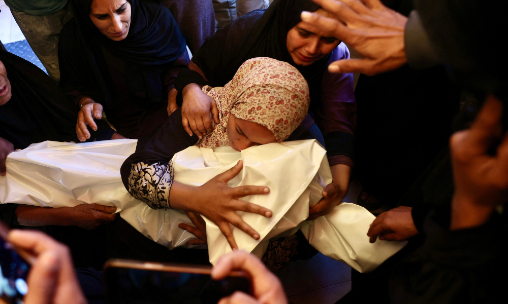 Violência continua em Gaza e ataques israelenses matam 17 durante cessar-fogo