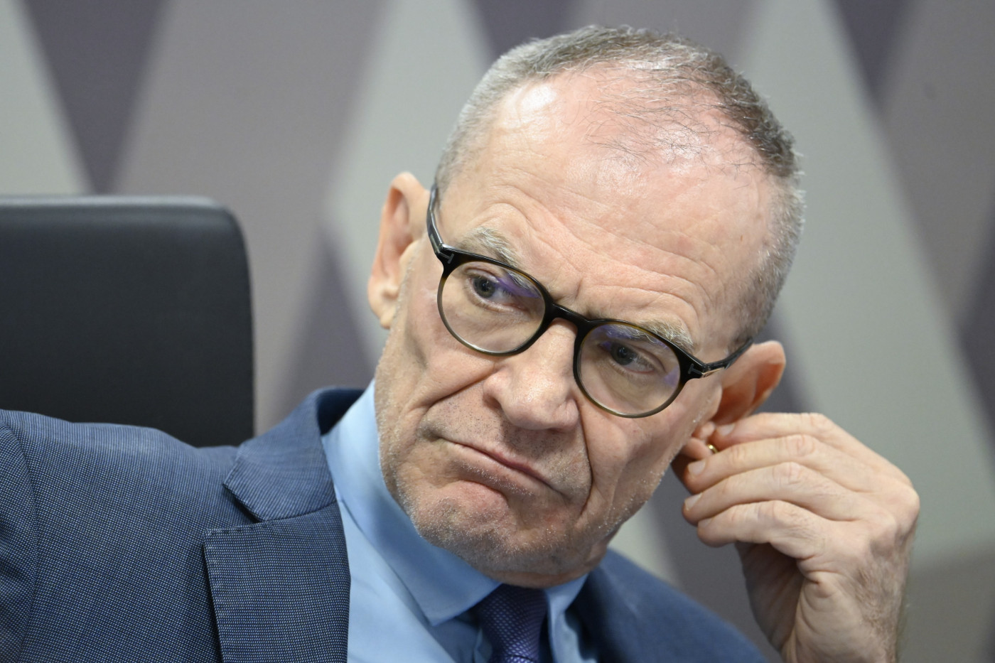 Contarato diz que vai pedir convocação de Ibaneis após governador não ir à CPI