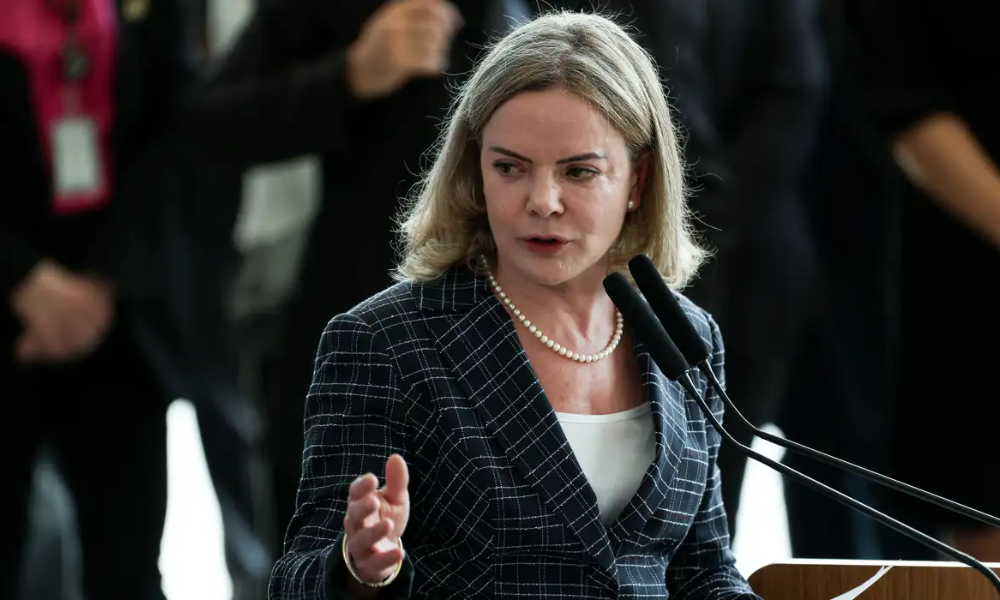 Gleisi pede que a Câmara trate com rapidez o debate da escala 6×1