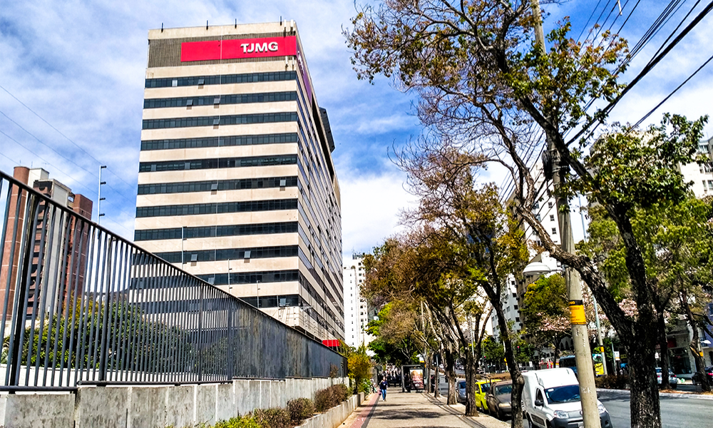 Homem condenado por estupro de menina de 12 anos e mãe da vítima são presos