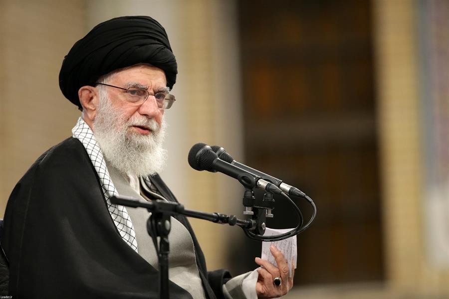 Ali Khamenei foi morto em ataques dos EUA e Israel, diz Reuters